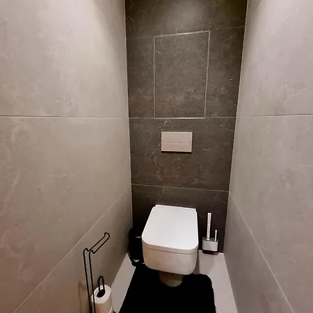 Brand New Luxury Flat, Big Balcony, Free Parking