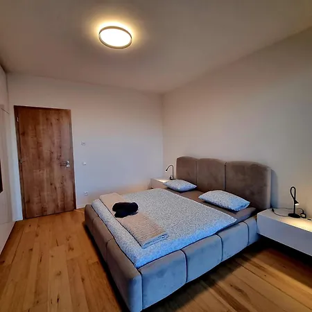 Apartmán Brand New Luxury Flat, Big Balcony, Free Parking