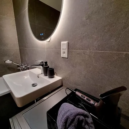 Brand New Luxury Flat, Big Balcony, Free Parking