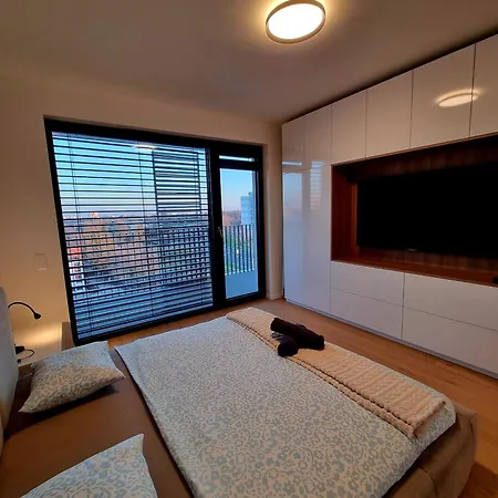 Brand New Luxury Flat, Big Balcony, Free Parking